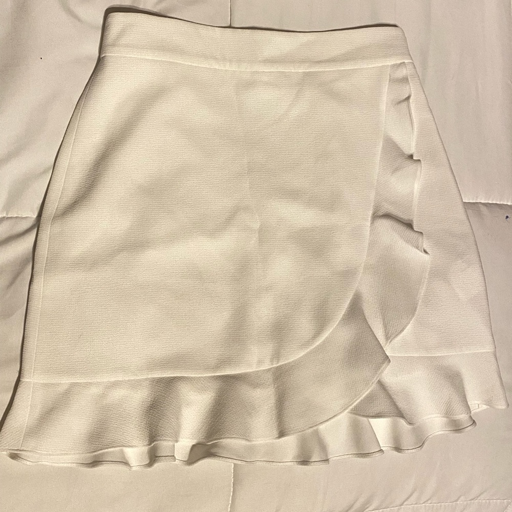 NEW Club Mónaco White Skirt - Size 6